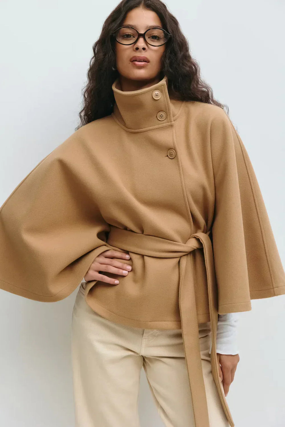 VELOURA | CHAQUETA CAPE CON CINTURÓN