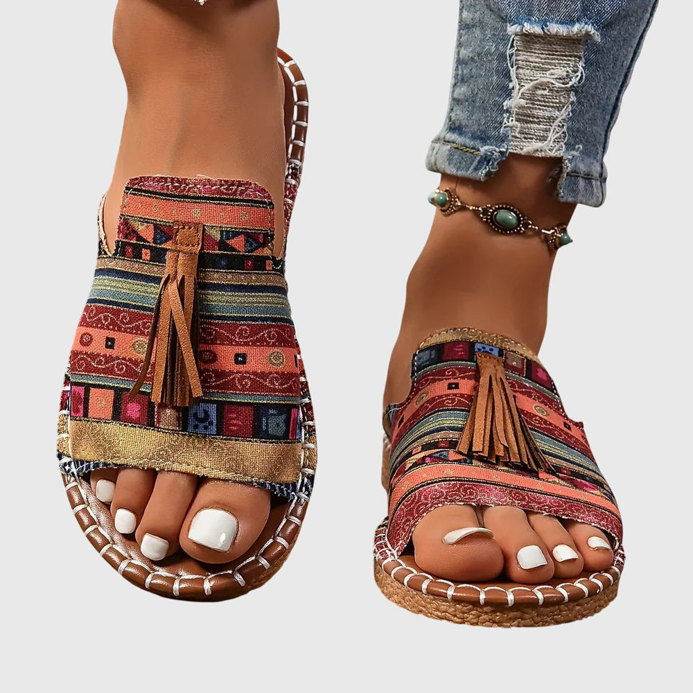 VELOURA | Sandalias Bohemias con Pompones Pauline