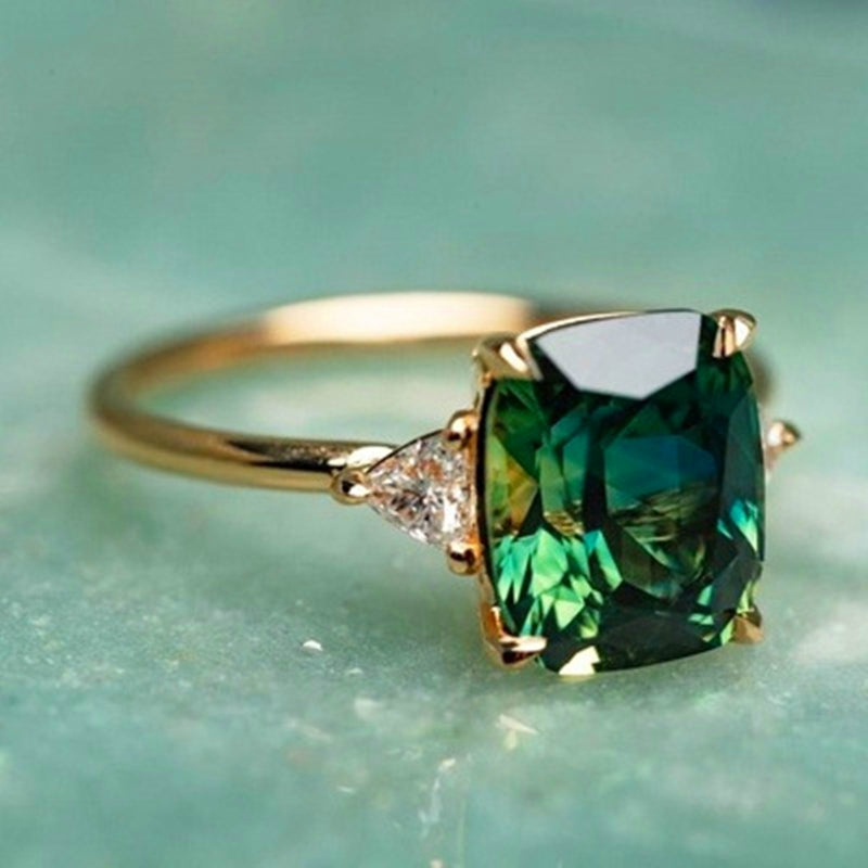 VELOURA | ANILLO CON ZIRCÓN VERDE EN ORO
