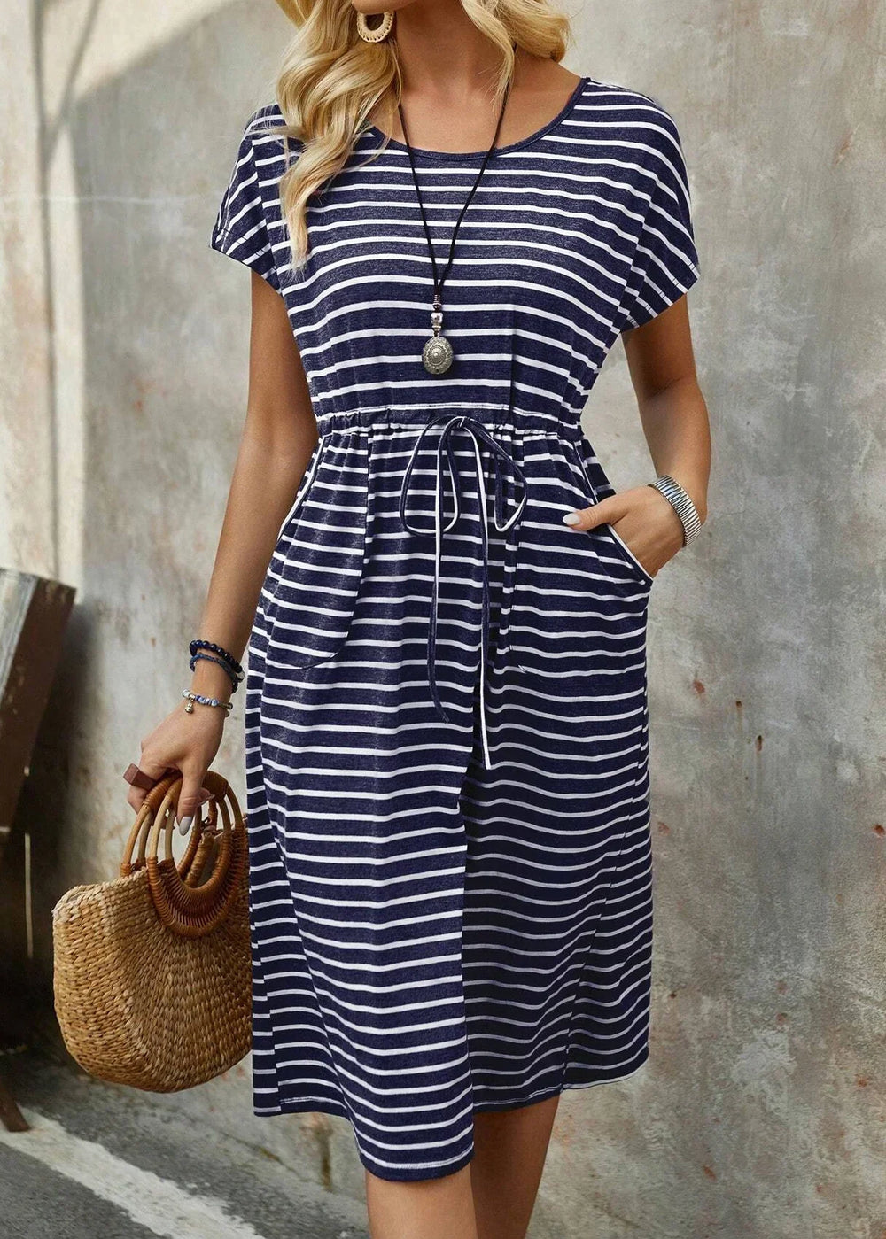 Sylvie | Vestido Midi de Rayas Azules con Cintura Anudada