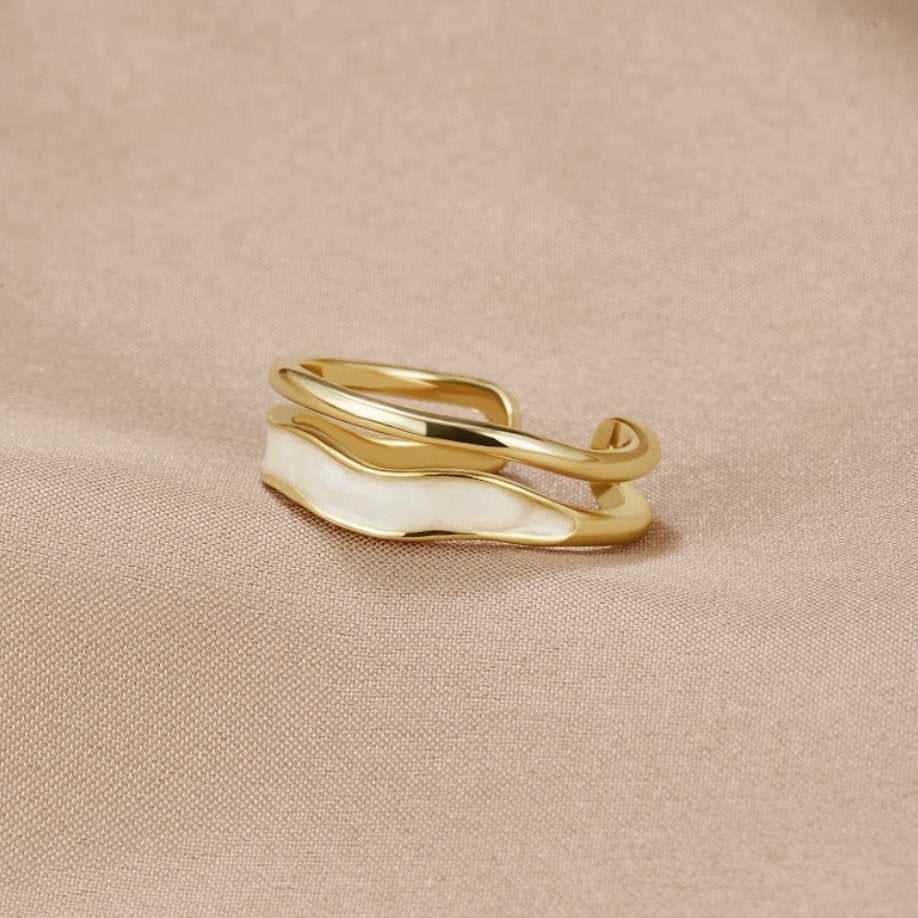 VELOURA | ANILLO DORADO SAHARA EN CAPAS