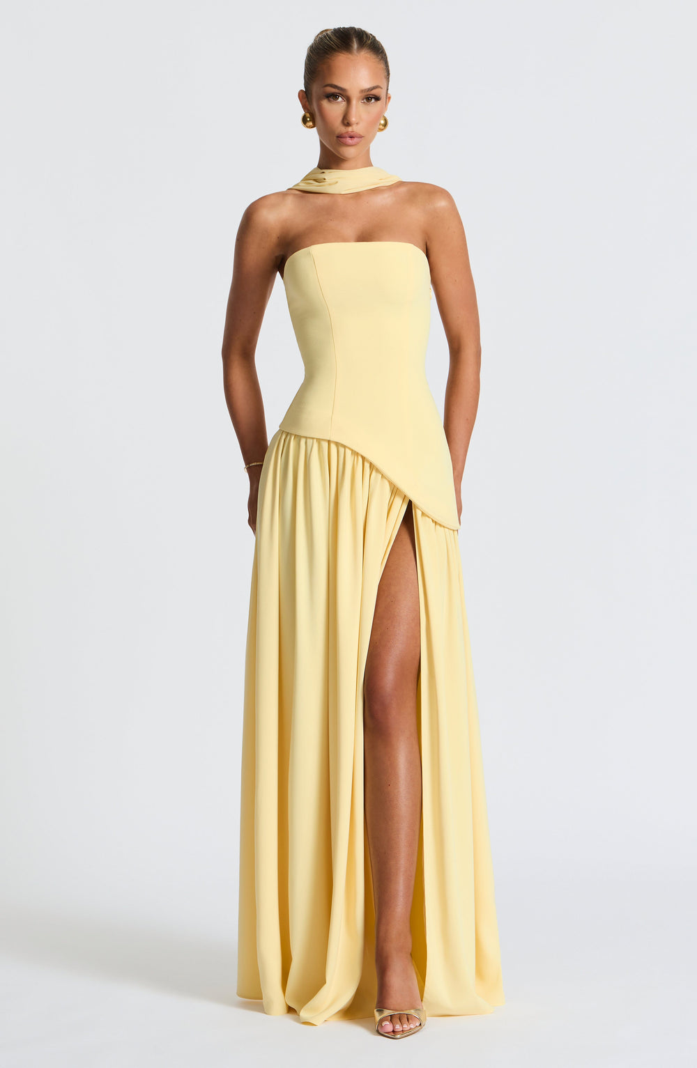 VELOURA | Vestido Elegante Claro